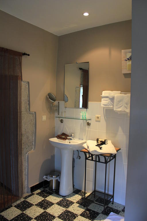 Hôtel Mas Des Ayres à Saint Alban Auriolles Chambre photo